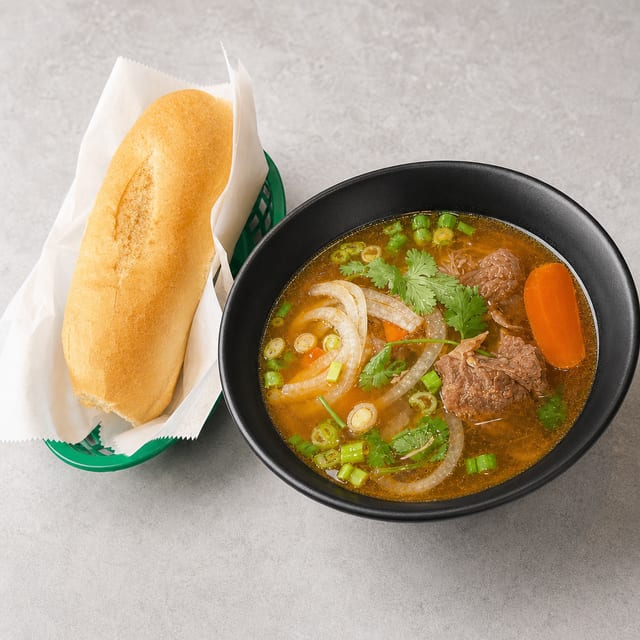 T23. Banh Mi Bo Kho.