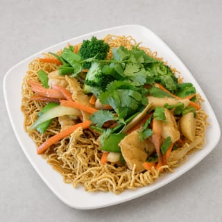 21. Mi Xào Dòn / Fried Egg Noodle Mix with Vegetable