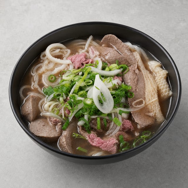 P7. Rare, Tripe, Meatballs Noodle soup (T,S,BV).
