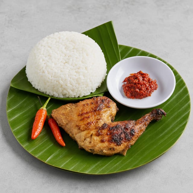 C1. Grilled Chicken w/ Rice (Com Ga).
